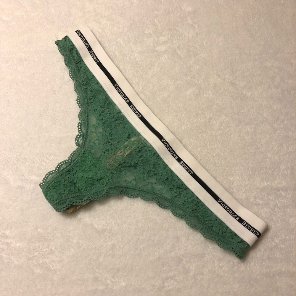 Victoria’s Secret NWT Lace Thong W/Logo Waistband